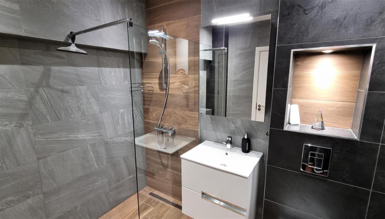 Luxury Quiet Apartment In The City Center 플로브디프 외부 사진