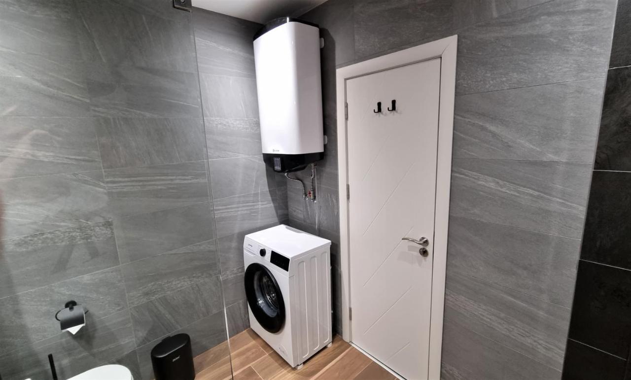 Luxury Quiet Apartment In The City Center 플로브디프 외부 사진