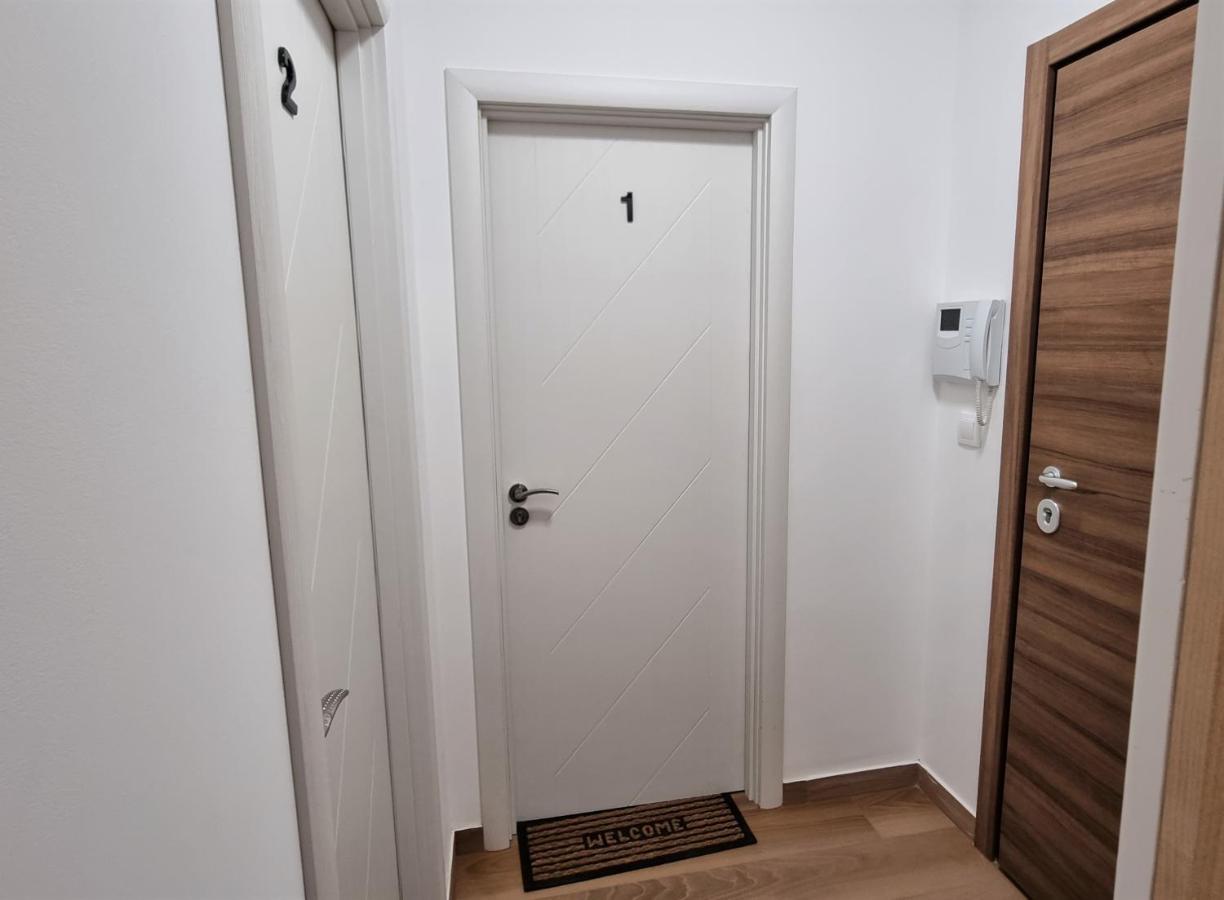 Luxury Quiet Apartment In The City Center 플로브디프 외부 사진