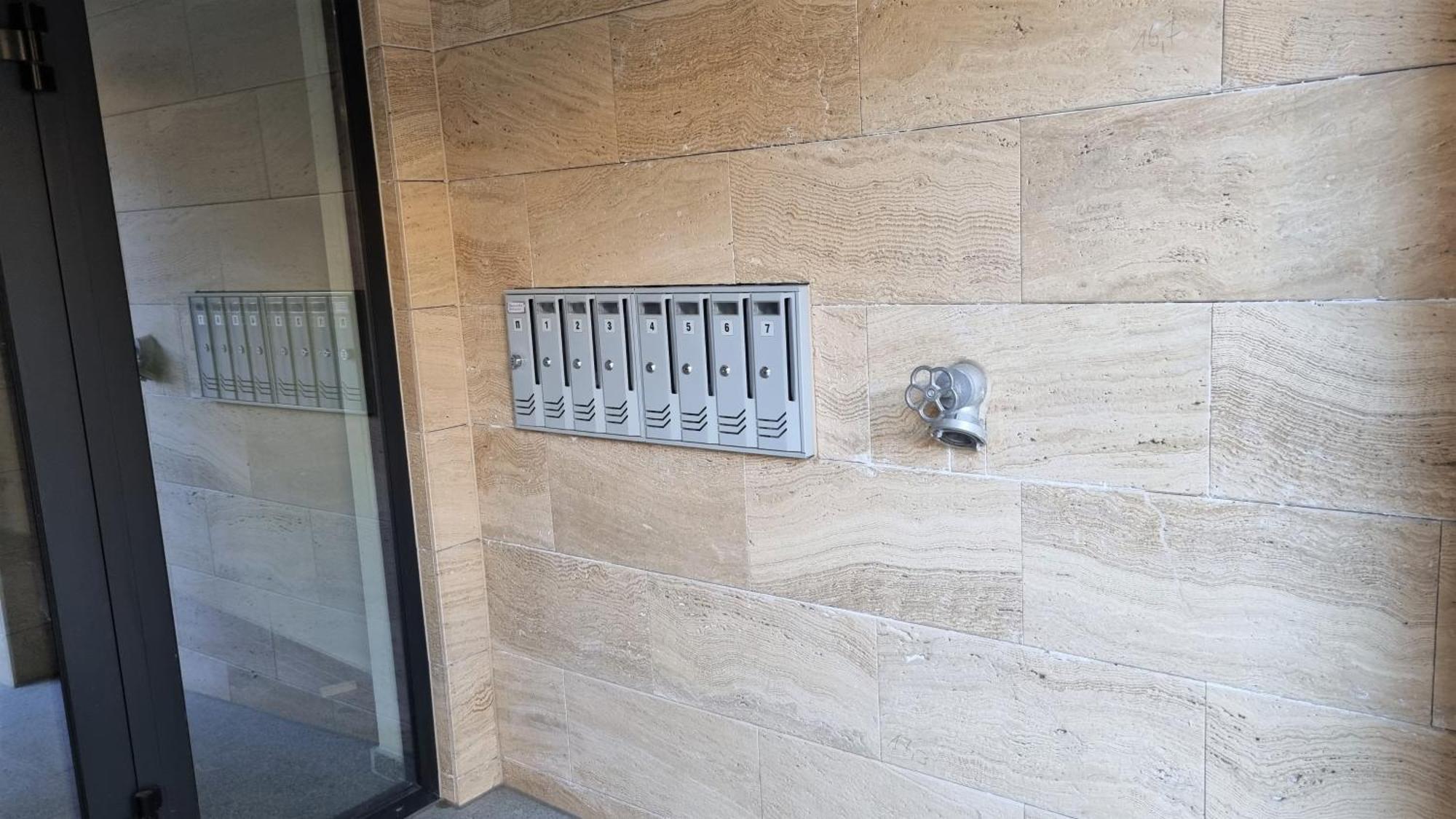 Luxury Quiet Apartment In The City Center 플로브디프 외부 사진